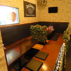 肉刺しジョニー小上がり