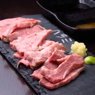 低温調理肉刺しハラミ