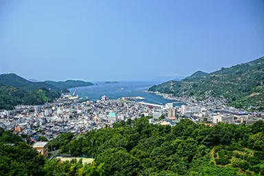 山から見た八幡浜市