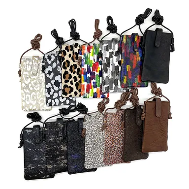 どれも特徴的で手の込んだ高級イタリアンレザーです