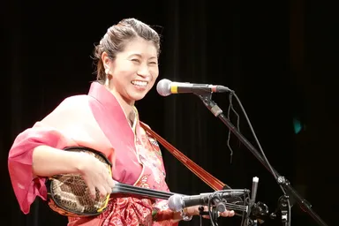 藤本真希(沖縄民謡)