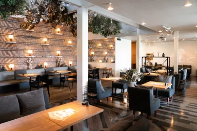 恵比寿楽園テーブル  内観