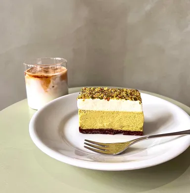 Instagramでも大人気ピスタチオチーズケーキカフェラテセット