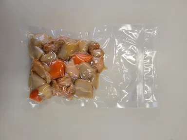 帛乙女と越乃鶏の炒り煮：五泉地区のブランド里芋を使用