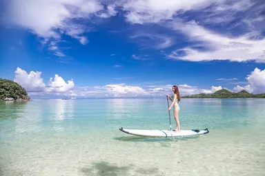 透明度が高く青い海