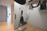 シンプルで上質なデザインの診療室