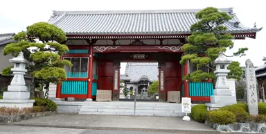 第17番札所井戸寺　仁王門