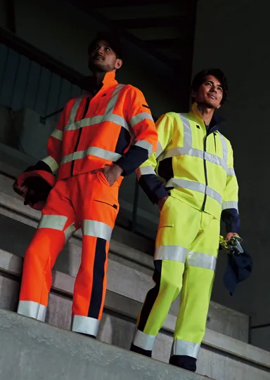 E787:高視認ブルゾン・E788:高視認カーゴパンツ　着用画像