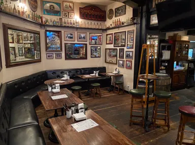 ホサンナ1階ソファー席