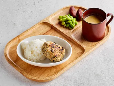 椎茸ときくらげのつくねハンバーグ(Mama Plus Cafe)