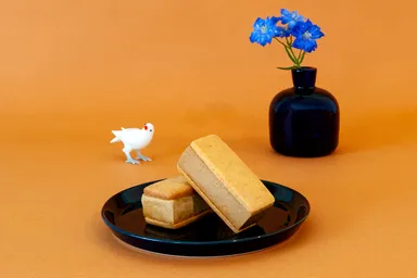 CARAMEL & SALT CHEESECAKE SAND