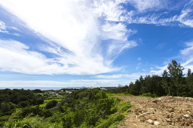 現地から伊江島が望めます(2021年撮影)
