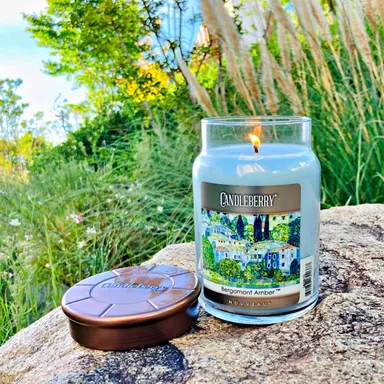 ベルガモット アンバーに採用されている「Church in Cassone, 1913」