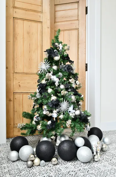 シルバー＆ブラックツリー