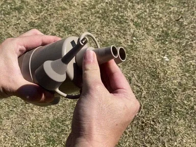 エアー枕を膨らます