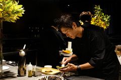 丁寧に種と皮を外され、肉の塊に匹敵する肉感と存在感を放つカボチャ