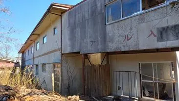 昭和50年に今の場所に移築された亀山温泉ホテルの旧館「亀山鉱泉」