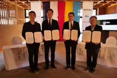 包括連携協定式　記念撮影