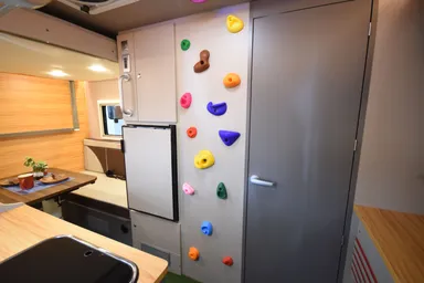 「EXPEDITION EAGLE Colemanモデル」の内装