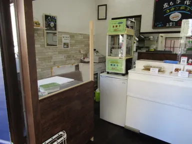 お持ち帰り店内観