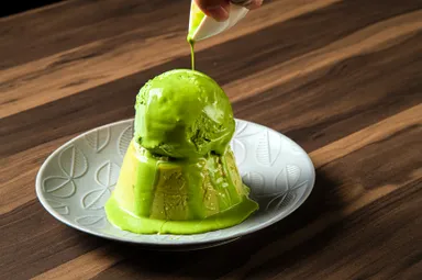 抹茶プリンのアイスクリーム乗せ