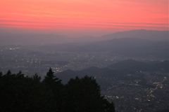 ケーブル比叡駅付近からの夕暮れ (11月初旬から12月初旬の京都市の日没は17:00～17:15頃です）
