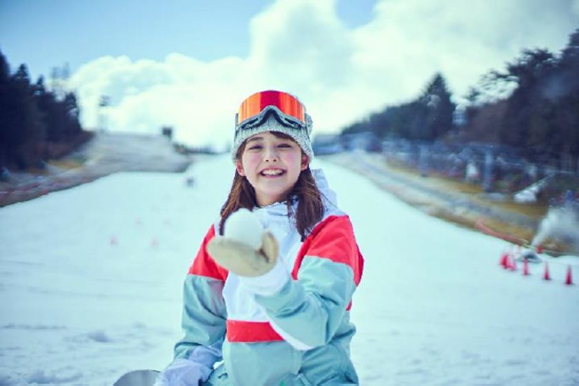 六甲山スノーパーク入園券と
スノーパークまでのお得な乗車券がセットになった
「六甲山スキークーポン」12月3日（土）発売開始