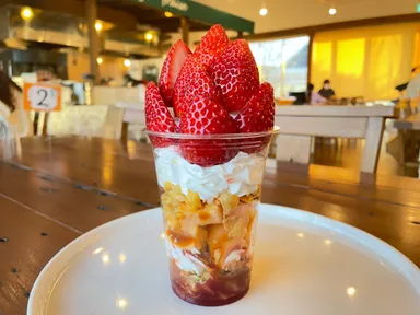 新商品「いちごプリンパフェ」