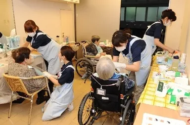 介護施設での診療風景