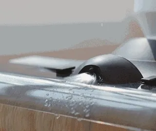 ボタン一つで噴射口から電解水を噴射