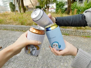 缶カバーをつけて乾杯！