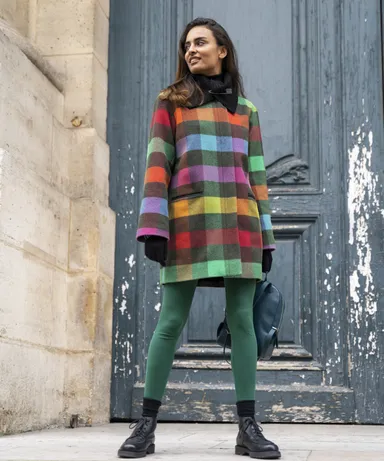 ファム：マルチカラーのオリジナルチェック柄が印象的なコート　88,000円(tax in)