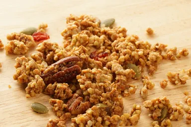 そばの実を贅沢に使用