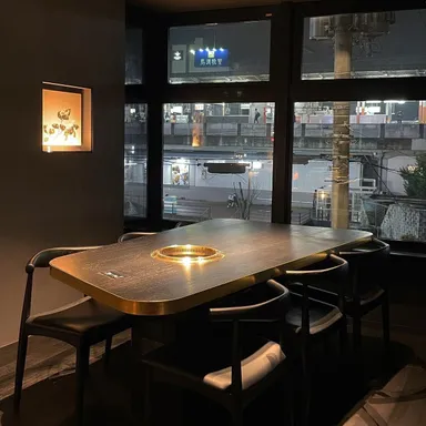 個室、半個室もご用意いたしております 2