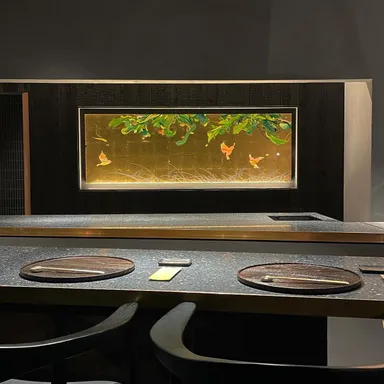 カウンターは全12席