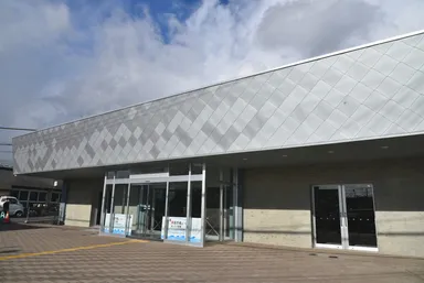 八戸市魚菜小売市場 外観