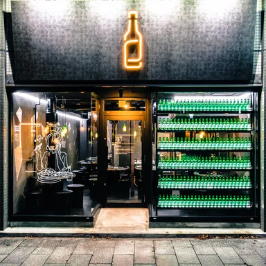 チャードルズ店舗外観