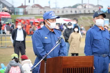 開会のことばを述べる羽曳野市の山入端 創 市長