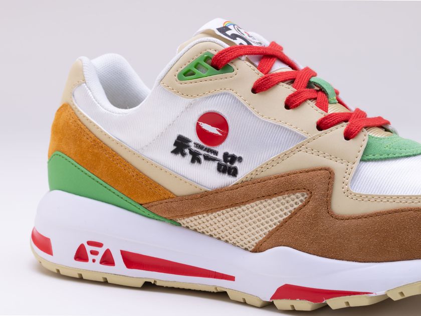 天下一品』×『le coq sportif』コラボレーションスニーカー 即日完売と ...