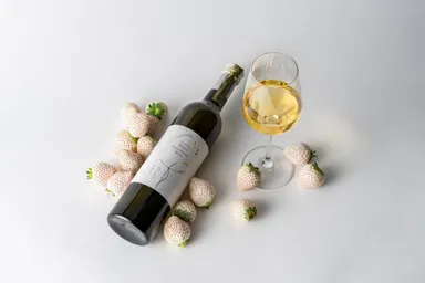 茜鶴　白いちごワイン　イメージ(2)