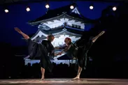 弘前城を舞台でのパフォーマンス