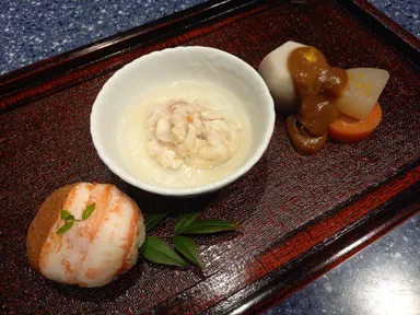 コース料理の一例(乃木坂しん)