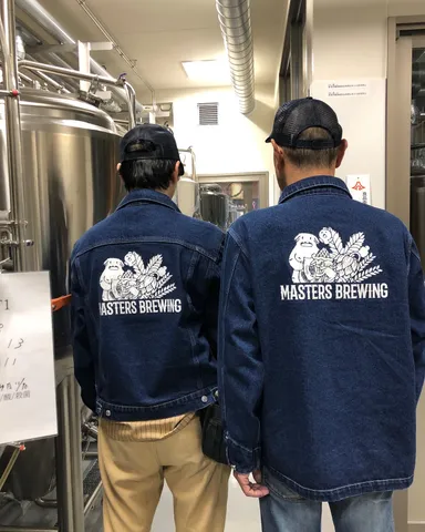 マスターズブリューイングの仕事着はデニム