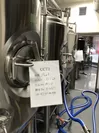 発酵タンクでビールを醸造
