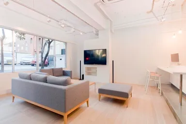 GRAPHY NEZU ラウンジ