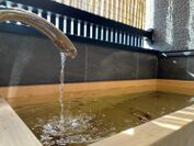 日本の天然ヒノキ露天風呂