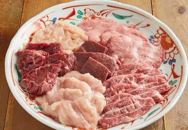 牛ホルモン盛合せ