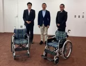 2022年5月、渋谷区に2台の車いすを寄贈
