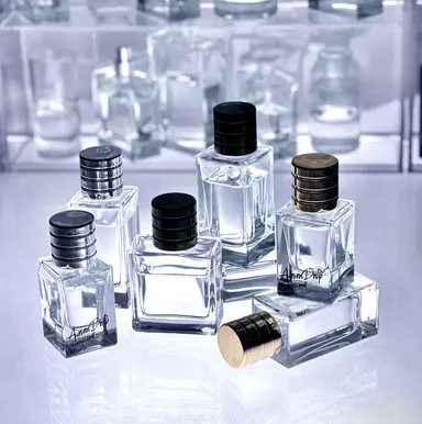 クリアー色ボトルと蓋「オーブ」3カラーとの組合せ