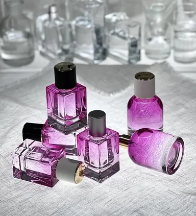 ピンクボトルと蓋の組み合わせ例